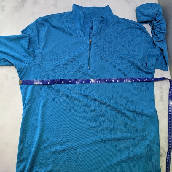 Xerision Performance Wear Top - Picture 6 of 6